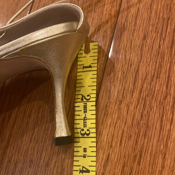 Classic Manolo Blahnik Sernesi Strappy Sandal - Picture 11 of 12